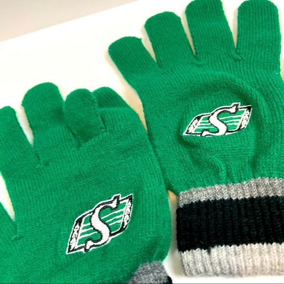 Saskatchewan Roughriders AUTHENTIC youth gear - Picture 6 of 6